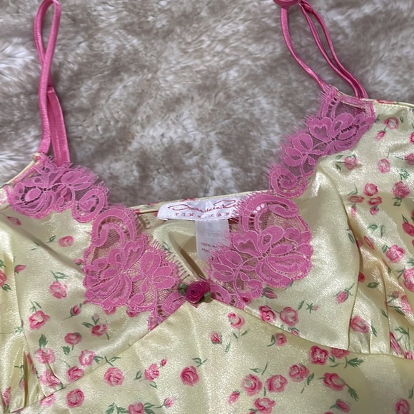 Oscar de la Renta Nightgown - Picture 7 of 9